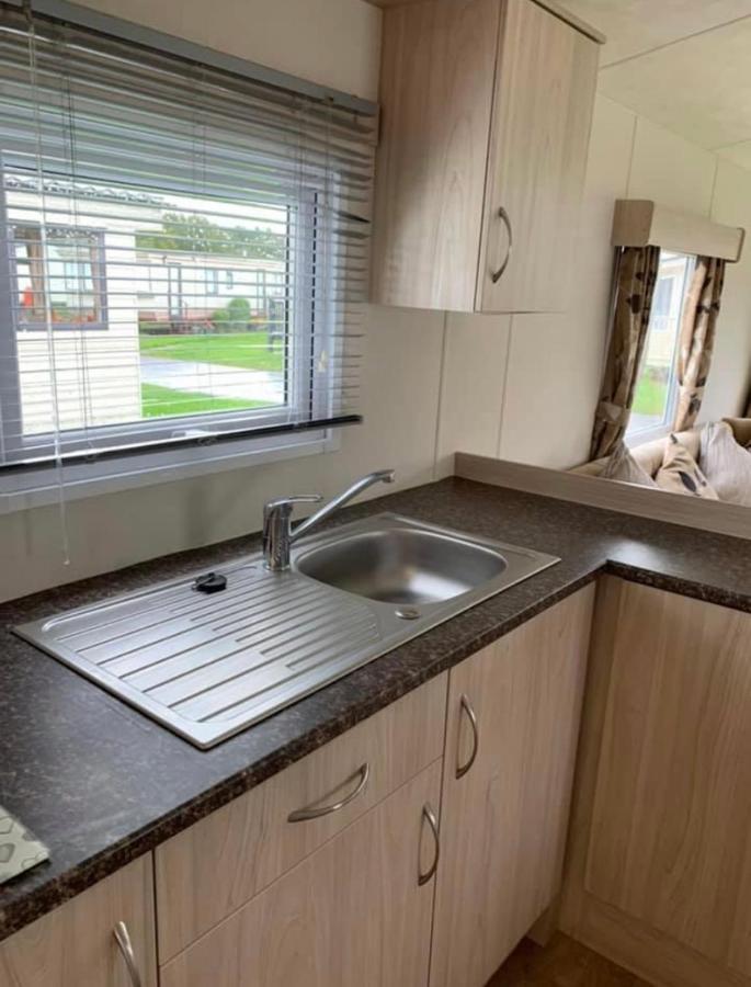 Home From Home Caravan Hire Havens Thorpe Park 克利索普斯 外观 照片